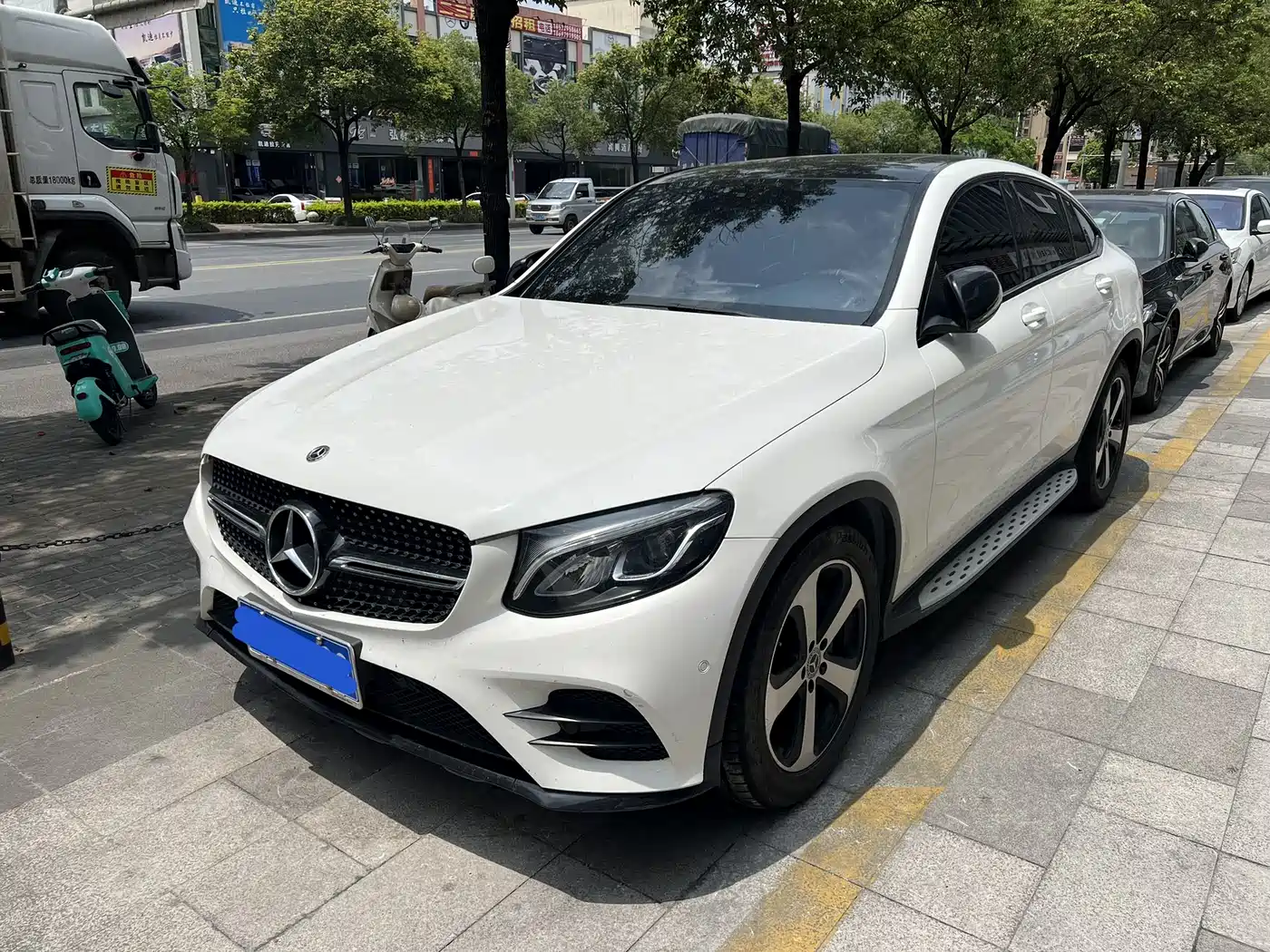 Mercedes-Benz GLC Coupe 2018 GLC 200 4MATIC Coupe SUV фото 2