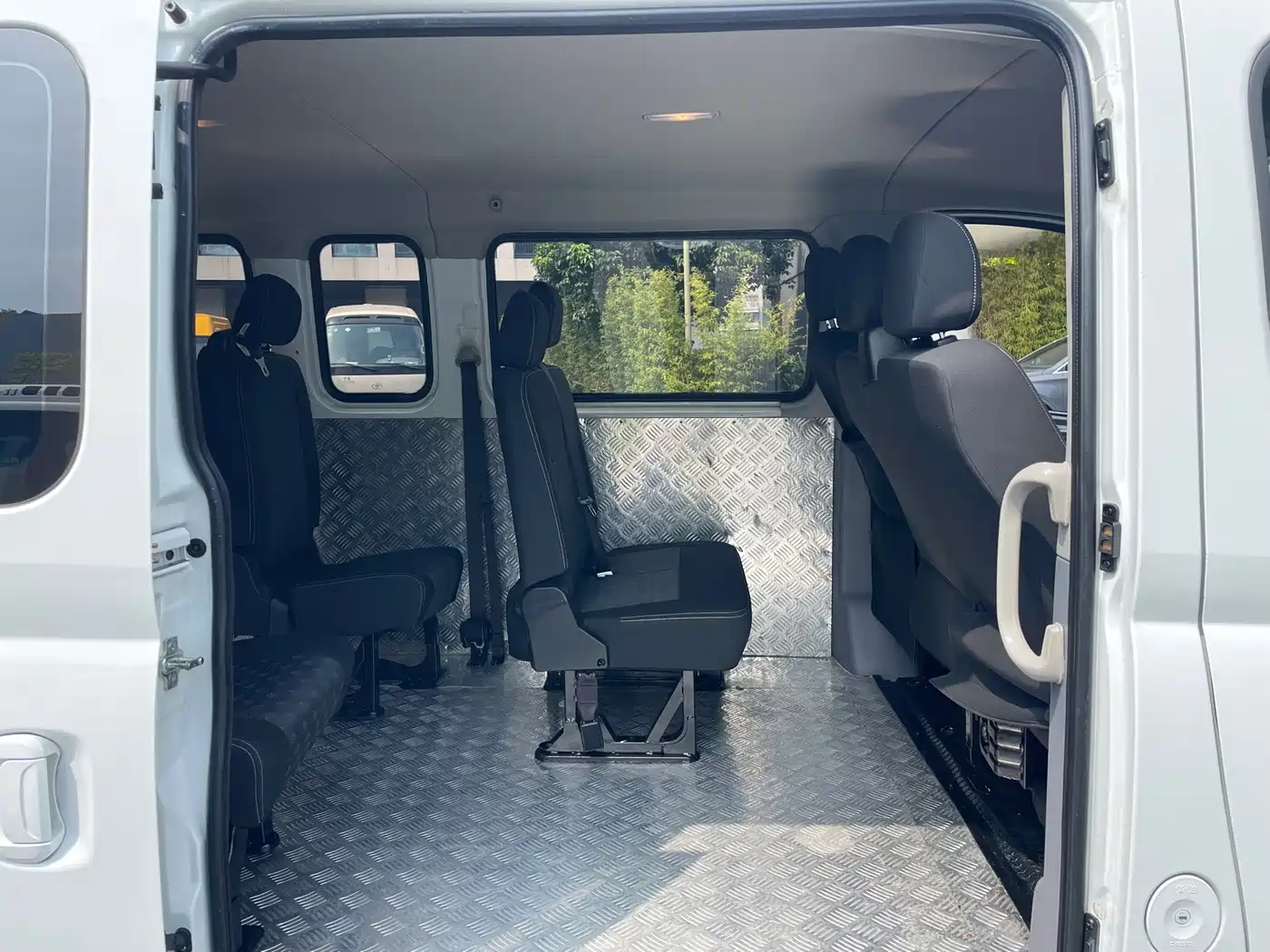 Maxus Xintu V80 2024 2023 2.0T Manual Classic Aoyuntong Long Wheelbase Ultra-low Roof (6/7/8/9 seats)