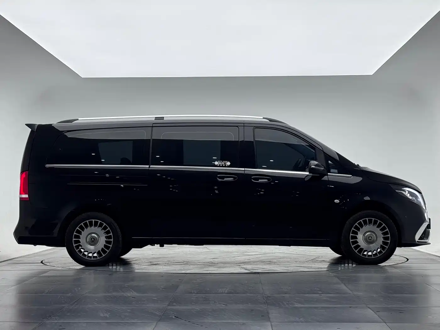 Mercedes-Benz Vito 2021 2.0T Elite 7-Seater фото 4