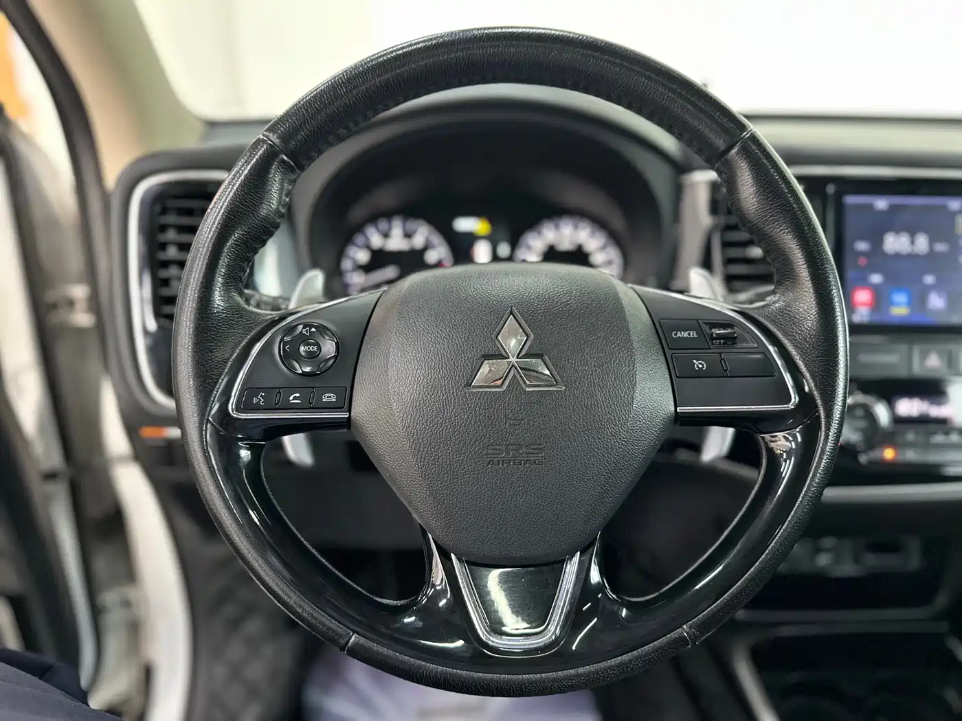 Mitsubishi Outlander 2017 2018 2.4L 4WD Luxury Edition 7-seater
