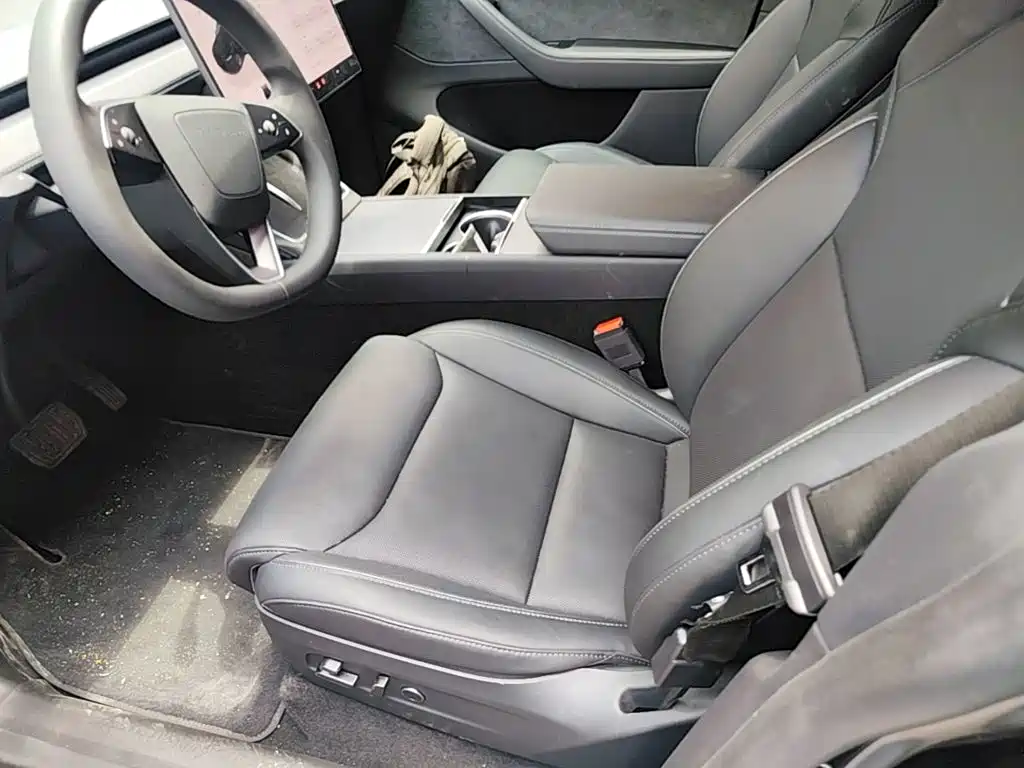 Tesla Model Y L 2026 2025 Facelift Long Range AWD