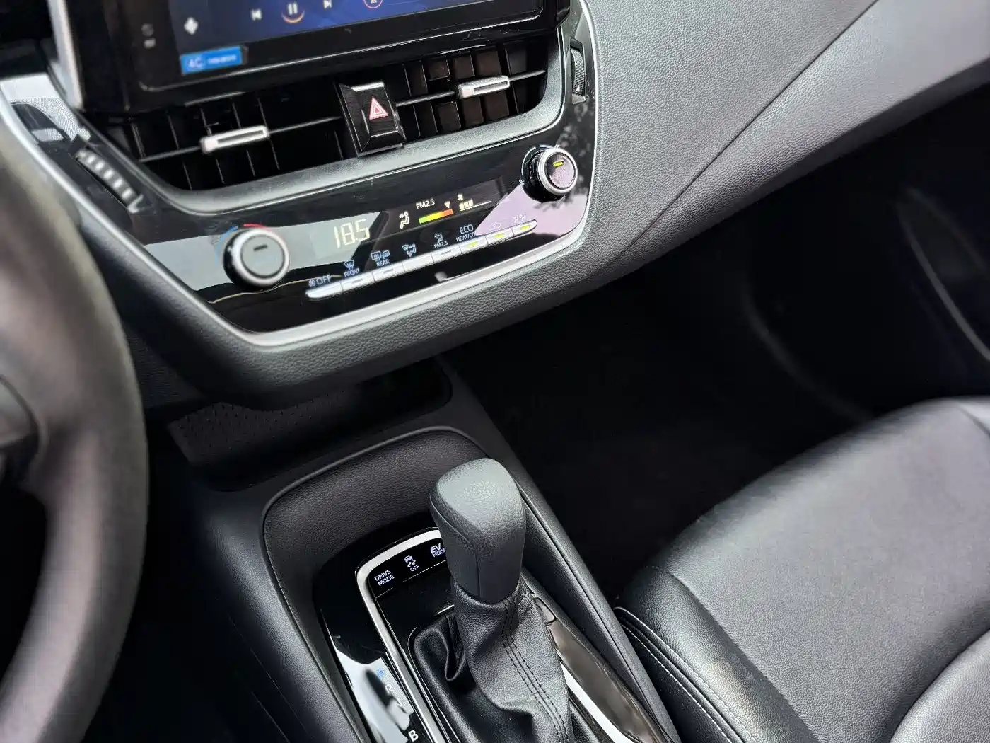 Toyota Corolla 2021 Hybrid 1.8L E-CVT Elite Edition фото 11