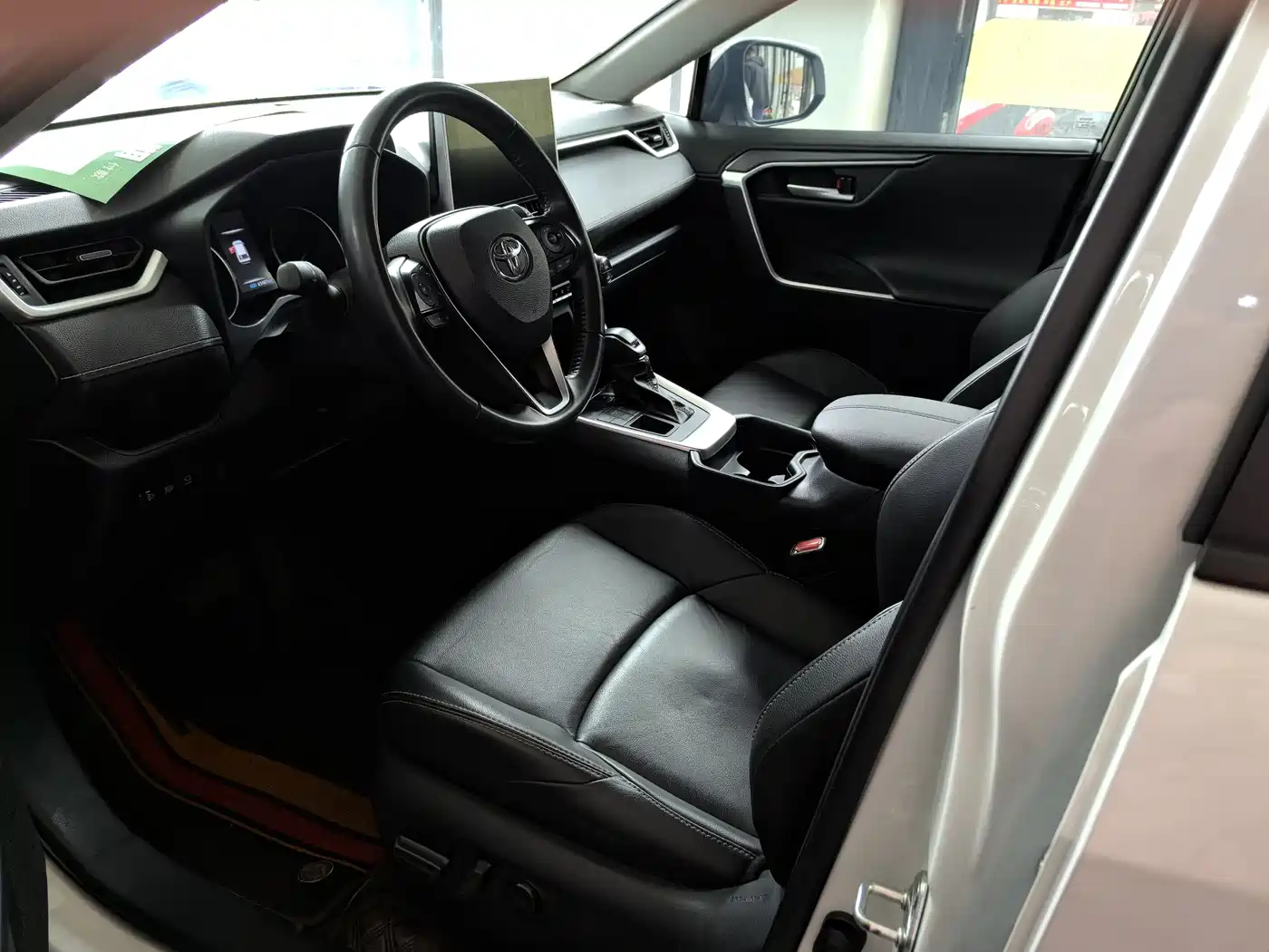 Toyota Wildlander 2022 2.0L CVT AWD Luxury PLUS Edition фото 7