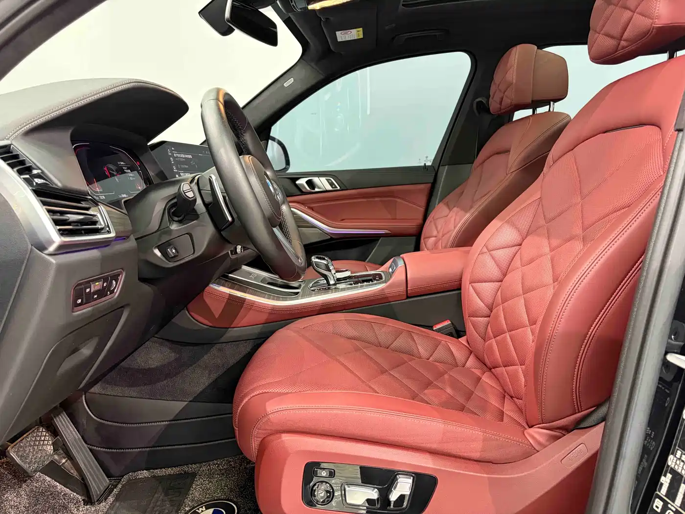 BMW X5 2022 Model xDrive 40Li M Sport Package фото 6