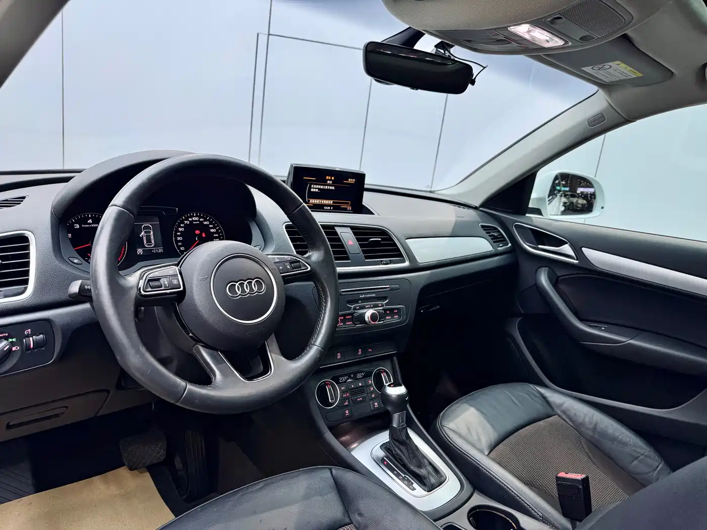 Audi Q3 2018 30th Anniversary Edition 30 TFSI Fashion фото 8