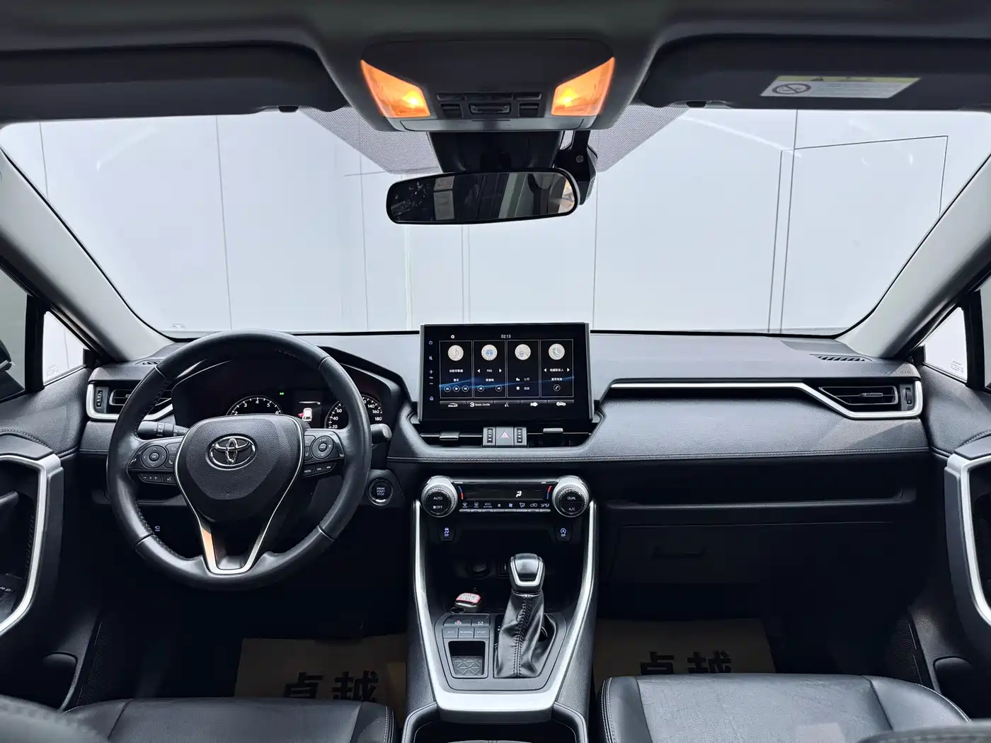 Toyota Wildlander 2022 2.0L CVT FWD Luxury PLUS Edition фото 19