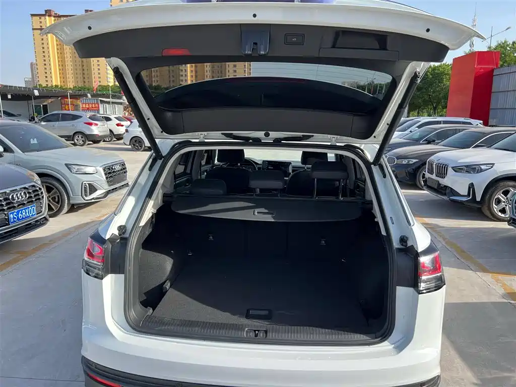 Volkswagen Tayron 2023 280TSI 2WD Luxury Plus Advanced Edition фото 16