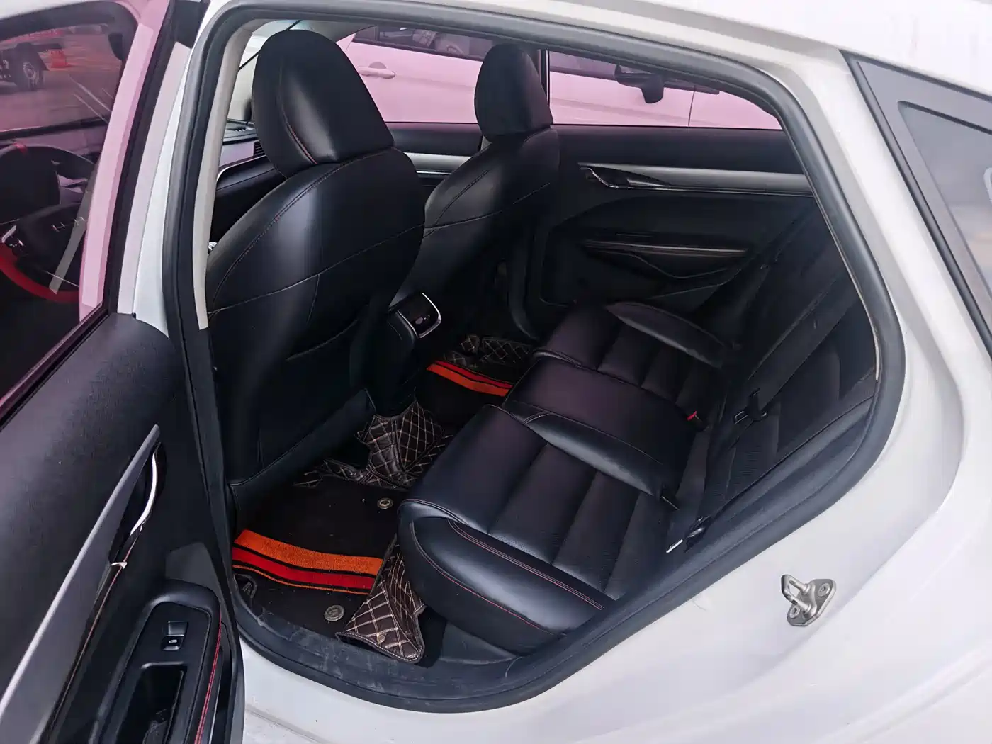 Фото 7 - Geely Binrui