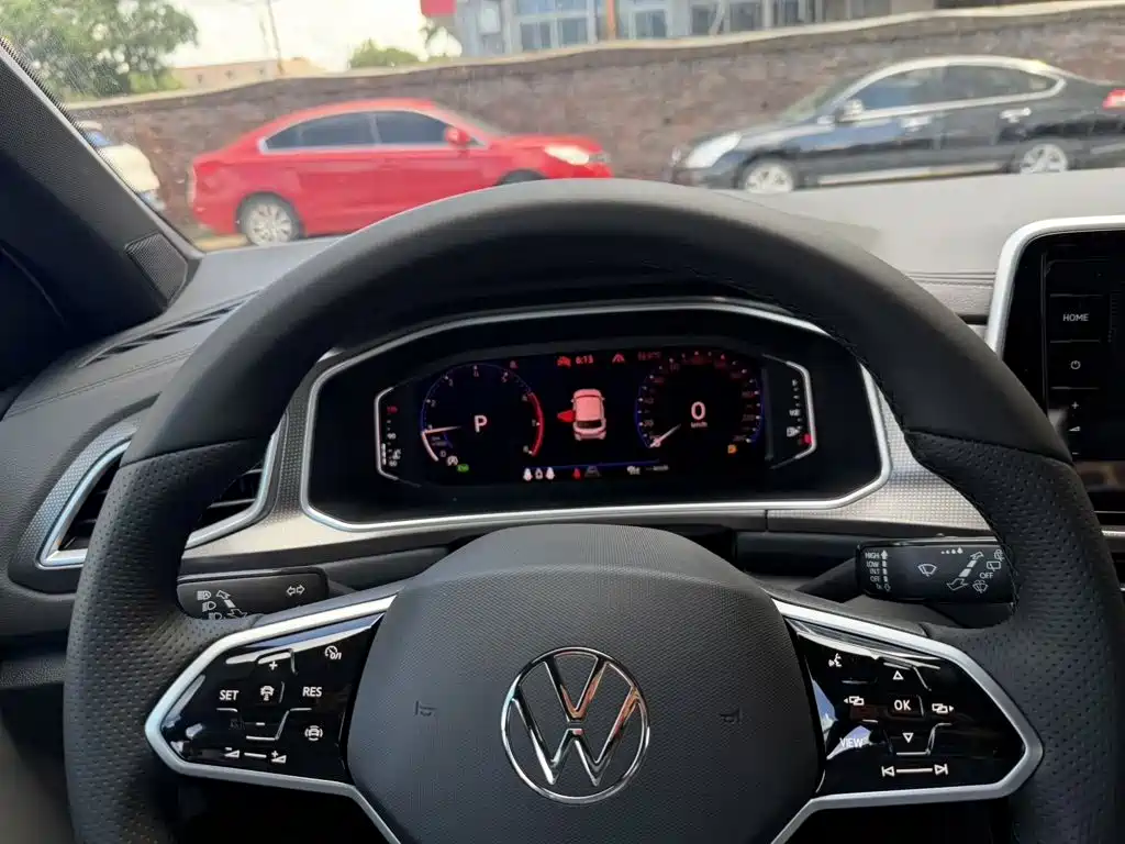 Volkswagen T-ROC 2026 2025 300TSI DSG 2WD Dawn Edition