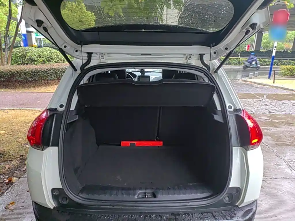 Peugeot 2008 2015 2014 1.6L Automatic Fashion Edition