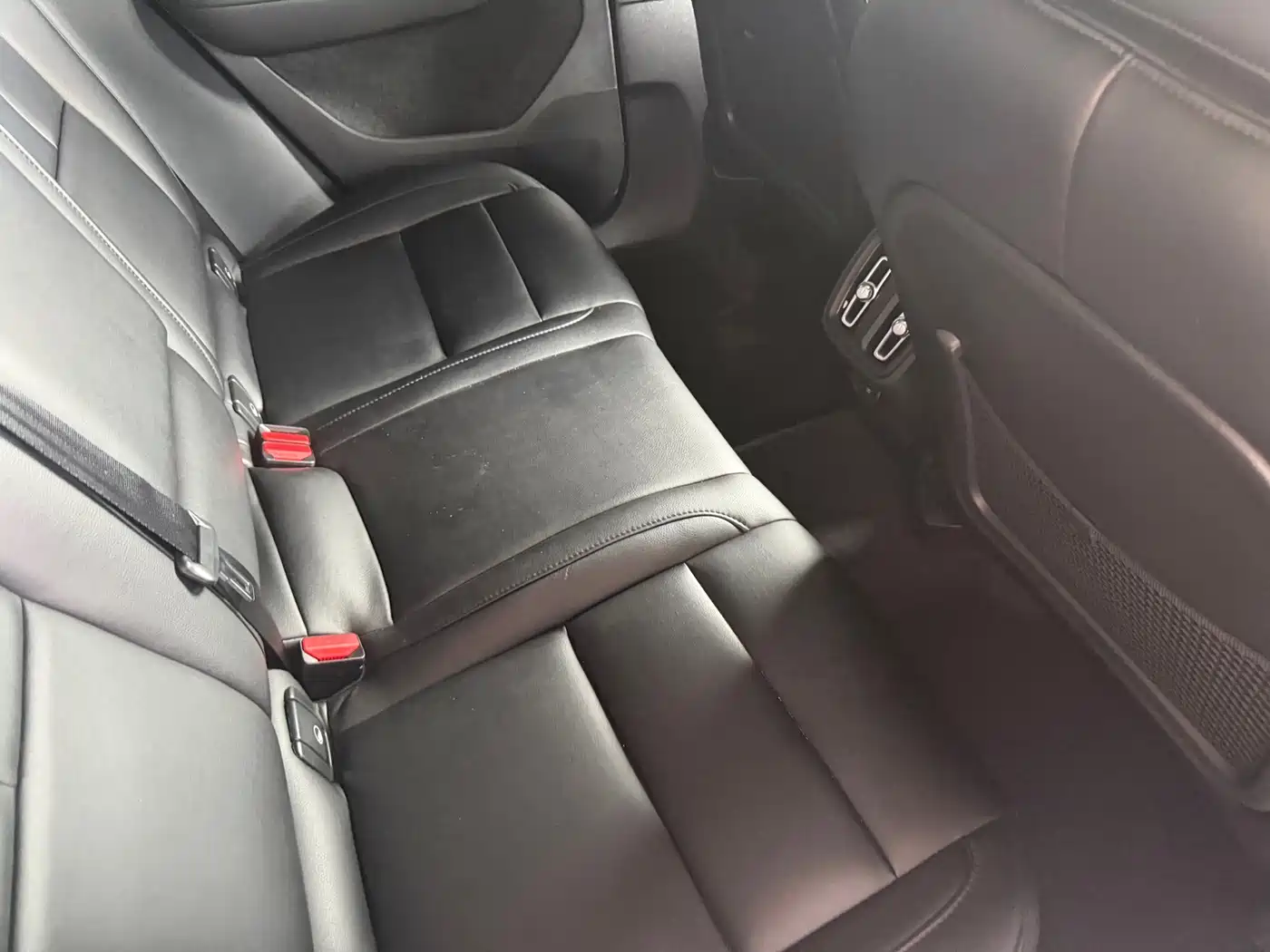 Фото 5 - Volvo XC40