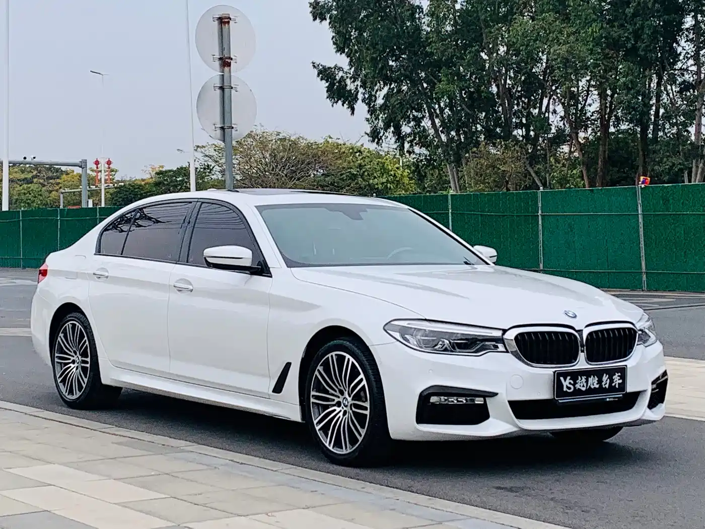 BMW 5 Series 2018 530Li Premium M Sport Package фото 6