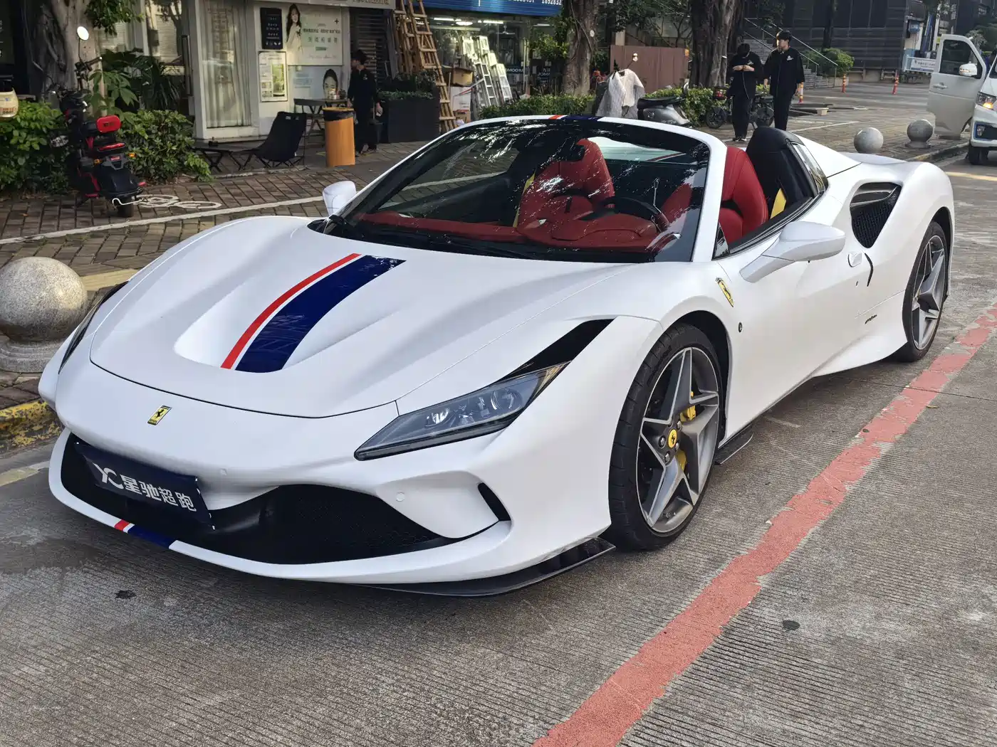 Ferrari F8 2021 2020 Spider 3.9T V8