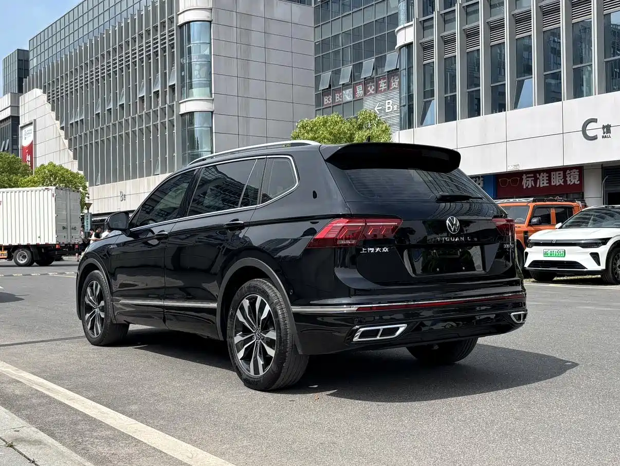 Volkswagen Tiguan L 2024 330TSI Automatic 2WD R-Line Premium Enjoyment Edition фото 5