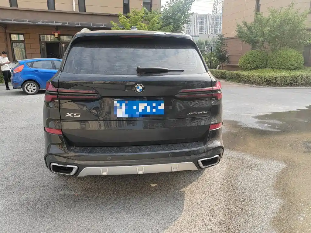 BMW X5 1970 2023 xDrive 40Li Premium M Sport Black Night Package