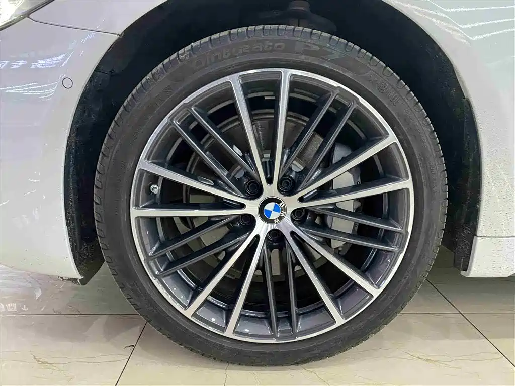 BMW 5 Series 2022 Facelift 530Li Leading M Sport Package фото 5