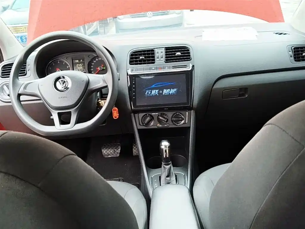 Volkswagen Polo 2018 1.5L Auto Safe Drive фото 10