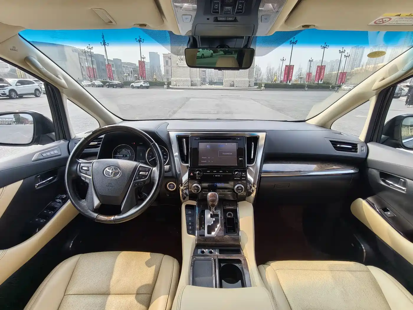 Toyota Alphard 2019 Hybrid 2.5L Premium Edition фото 8