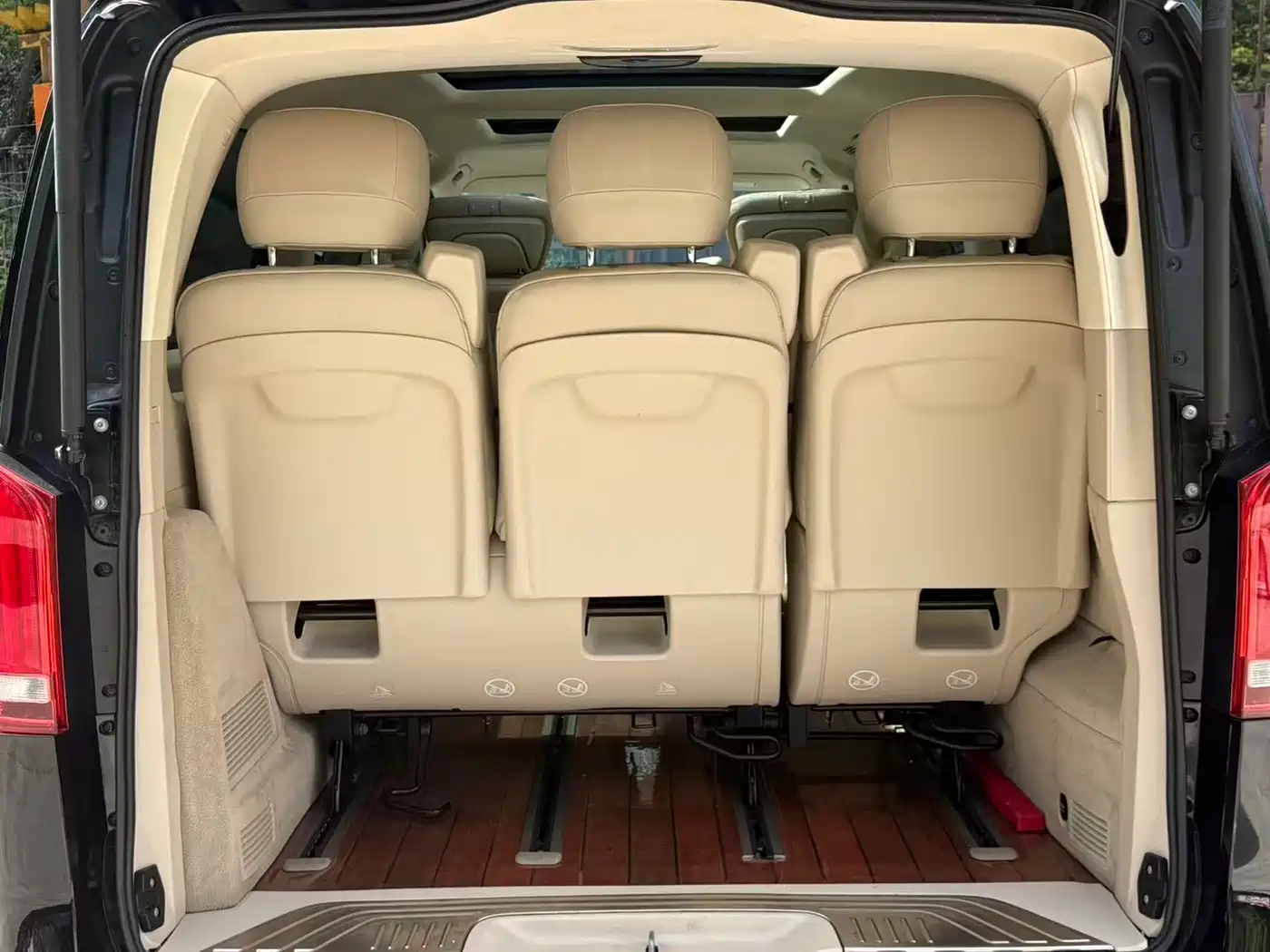 Mercedes-Benz V-Class 2018 V 260 L Premium Long Wheelbase Edition China VI фото 21