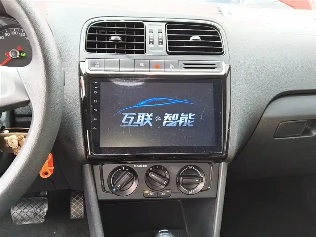 Volkswagen Polo 2018 1.5L Auto Safe Drive фото 13