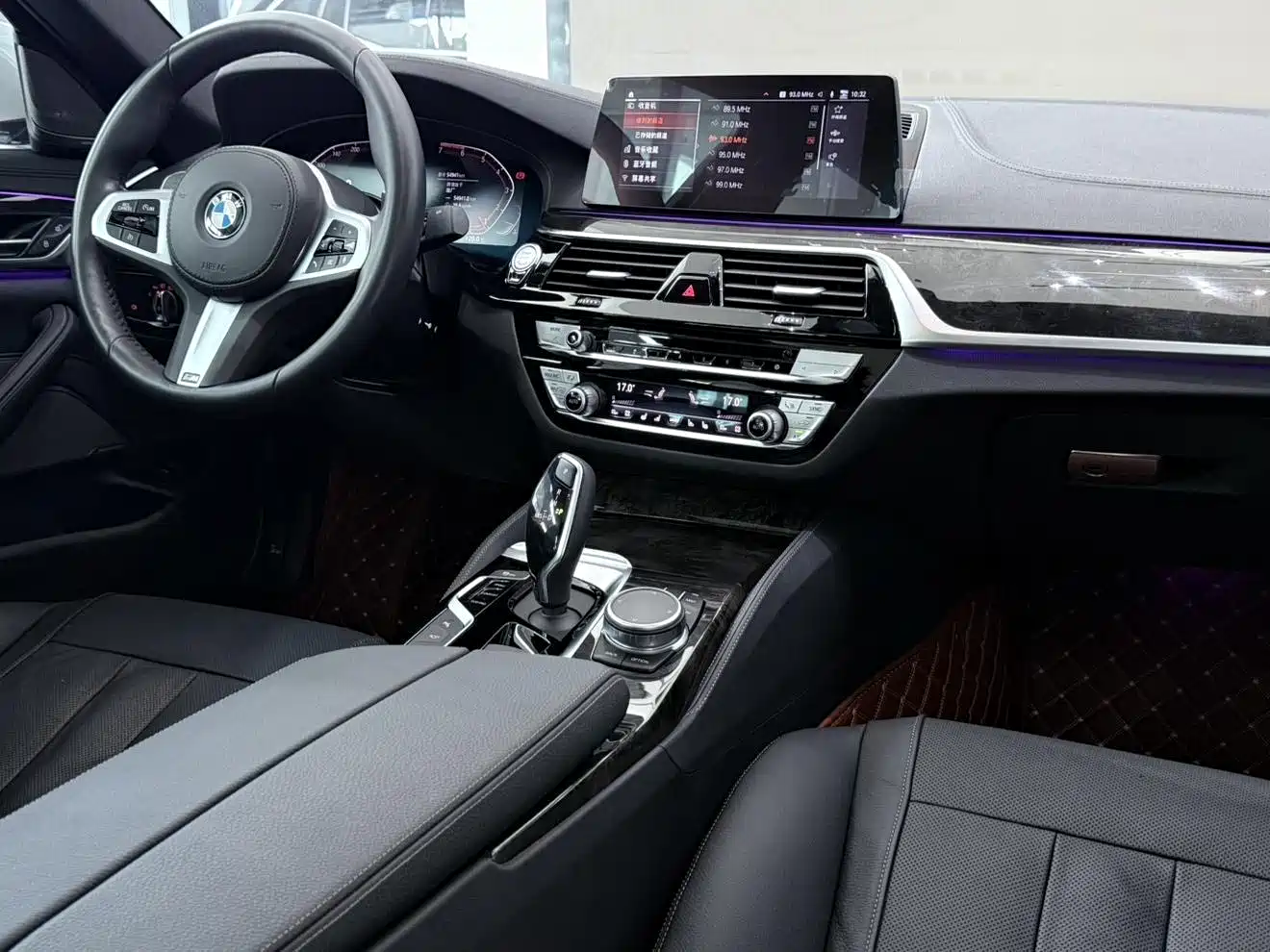 BMW 5 Series 2020 530Li Exclusive M Sport Package фото 10