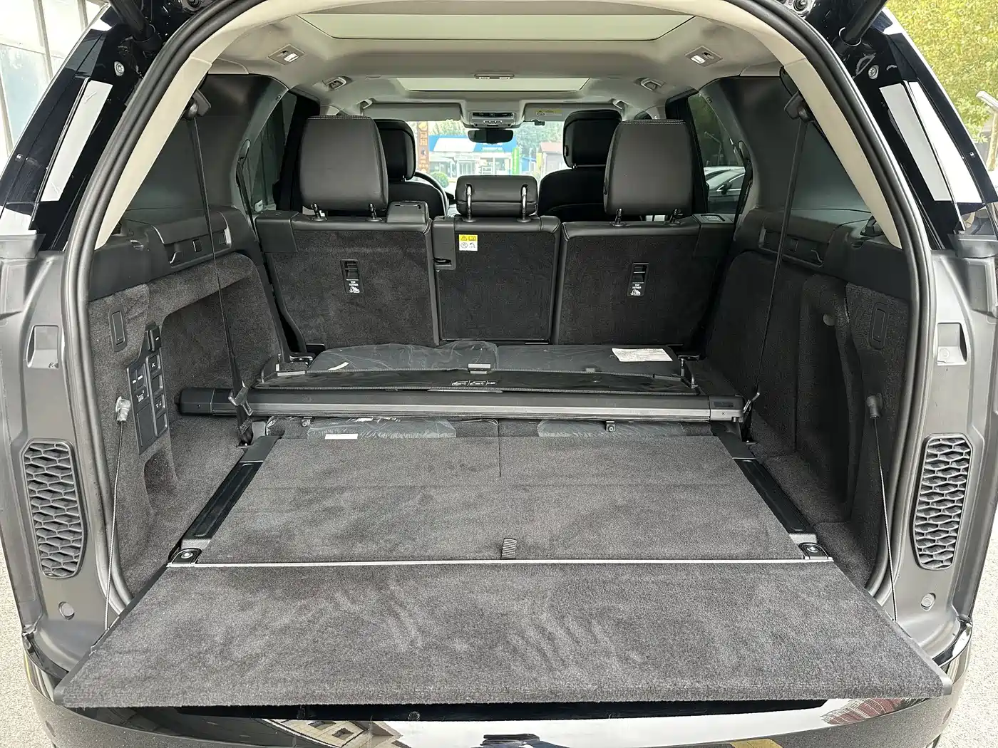 Land Rover Discovery 2023 2023 Facelift 360PS R-Dynamic SE