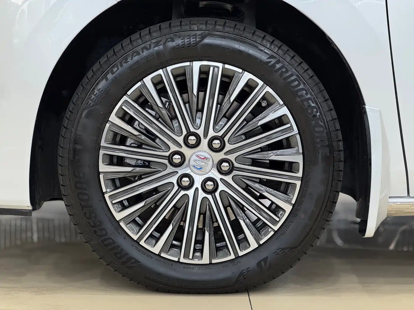 Buick GL8 New Energy 2024 Landglory Premium Edition 7-Seater фото 29