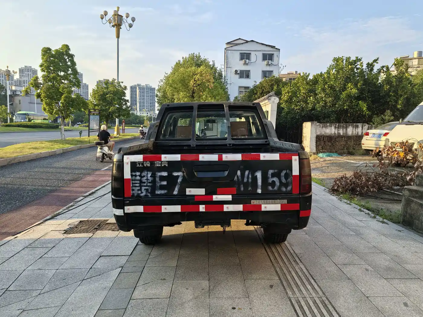 Jiangling Baodian 2016 2016 2.8T New Value Diesel 2WD Standard Cargo Luxury JX493ZLQ4G