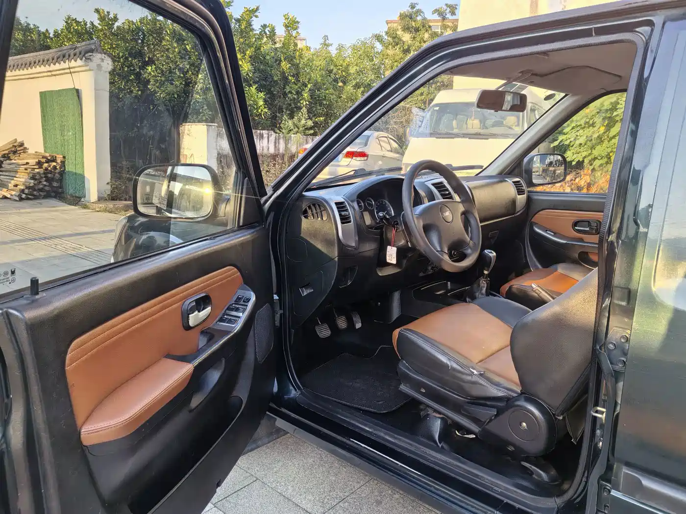 Jiangling Baodian 2016 2016 2.8T New Value Diesel 2WD Standard Cargo Luxury JX493ZLQ4G