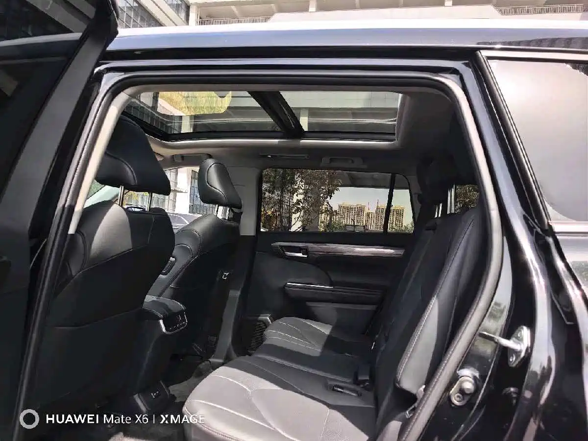 Toyota Highlander 2024 2.5L Smart Hybrid 4WD Premium 7-seater фото 18
