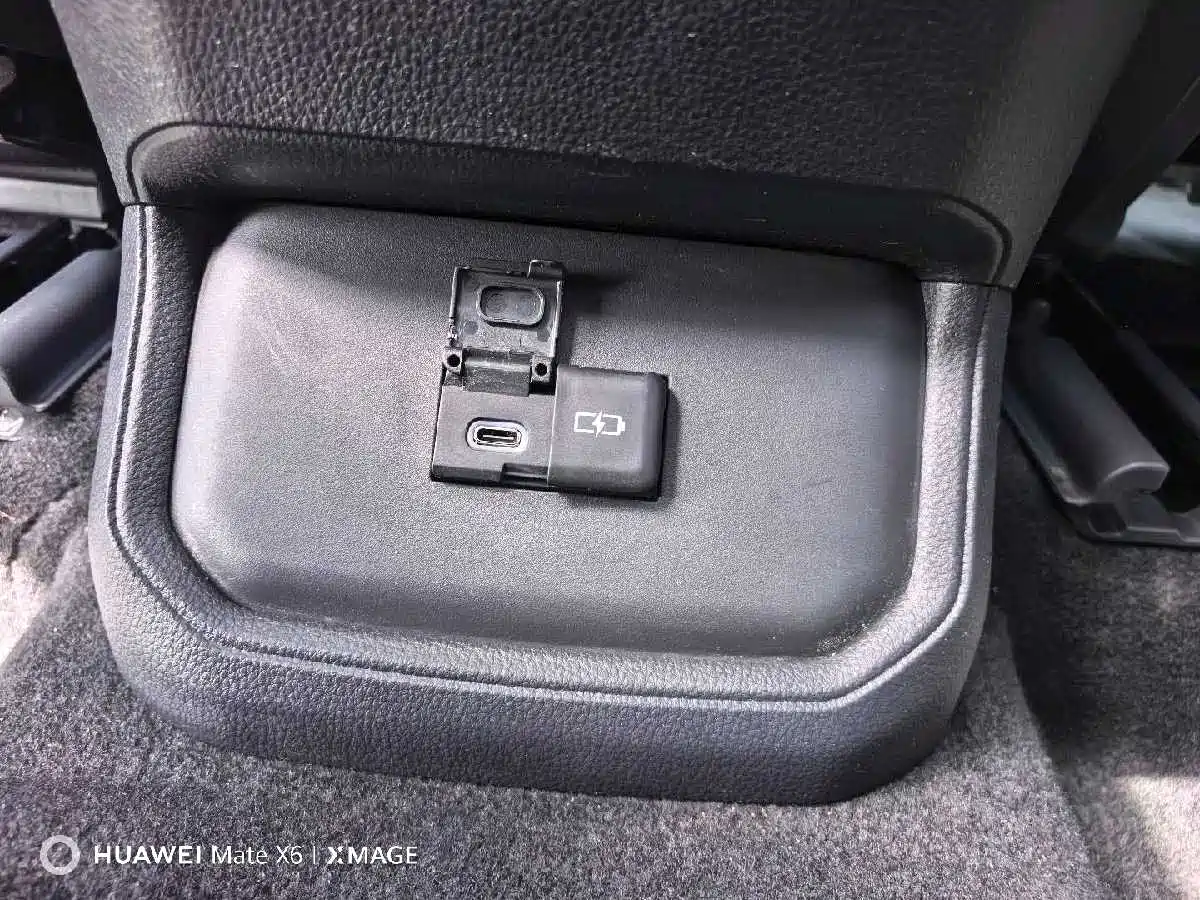 Toyota Highlander 2024 2.5L Smart Hybrid 4WD Premium 7-seater фото 17
