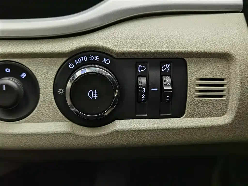 Buick Excelle 2021 Exemplar 1.5L Auto Progressive фото 21