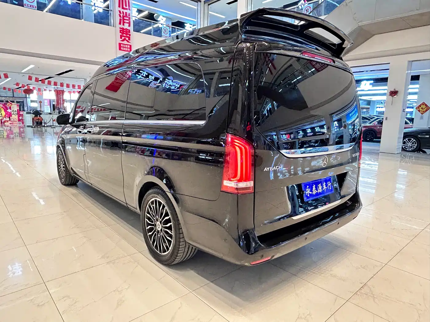 Mercedes-Benz V-Class 2018 V 260 L Premium Long Wheelbase Edition China VI фото 4