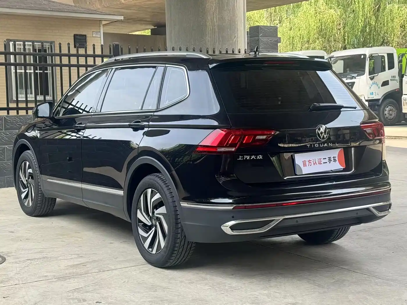 Volkswagen Tiguan L 2025 Model 300TSI Auto 2WD Dragon Edition фото 5