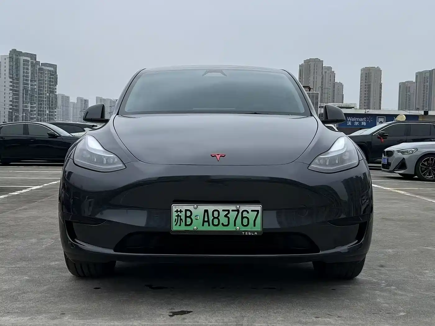 TESLA MODEL Y
