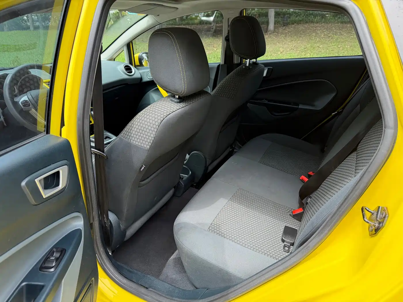 Фото 10 - Ford Fiesta