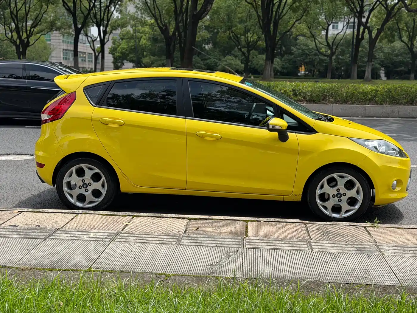 Фото 4 - Ford Fiesta