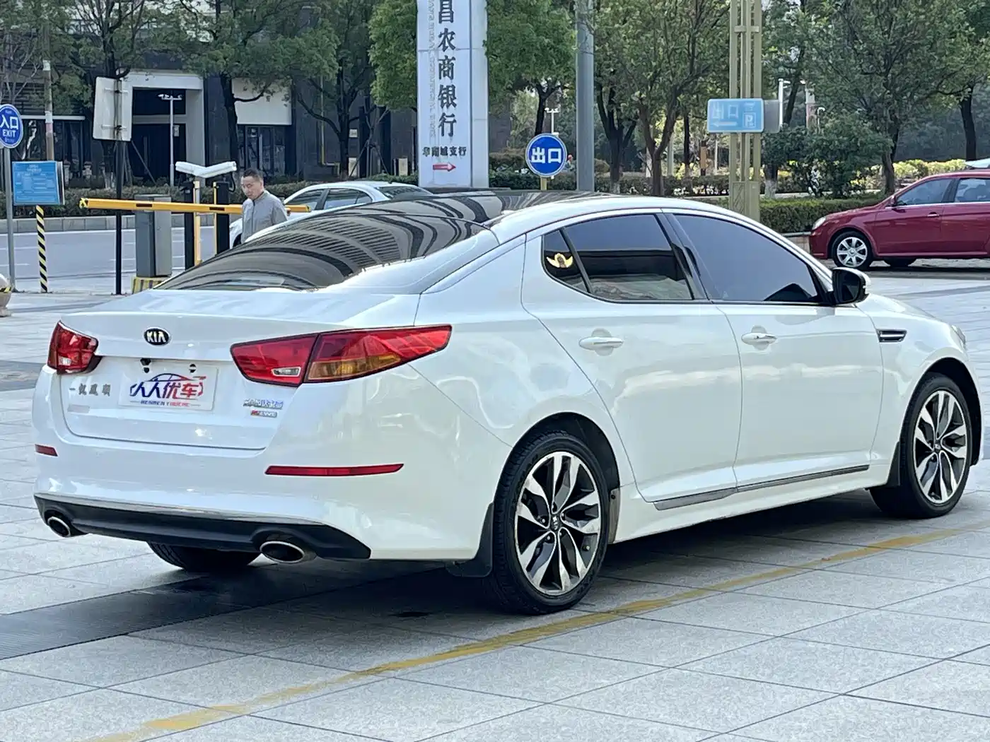 Kia K5 2014 2.0L Automatic LUXURY фото 4