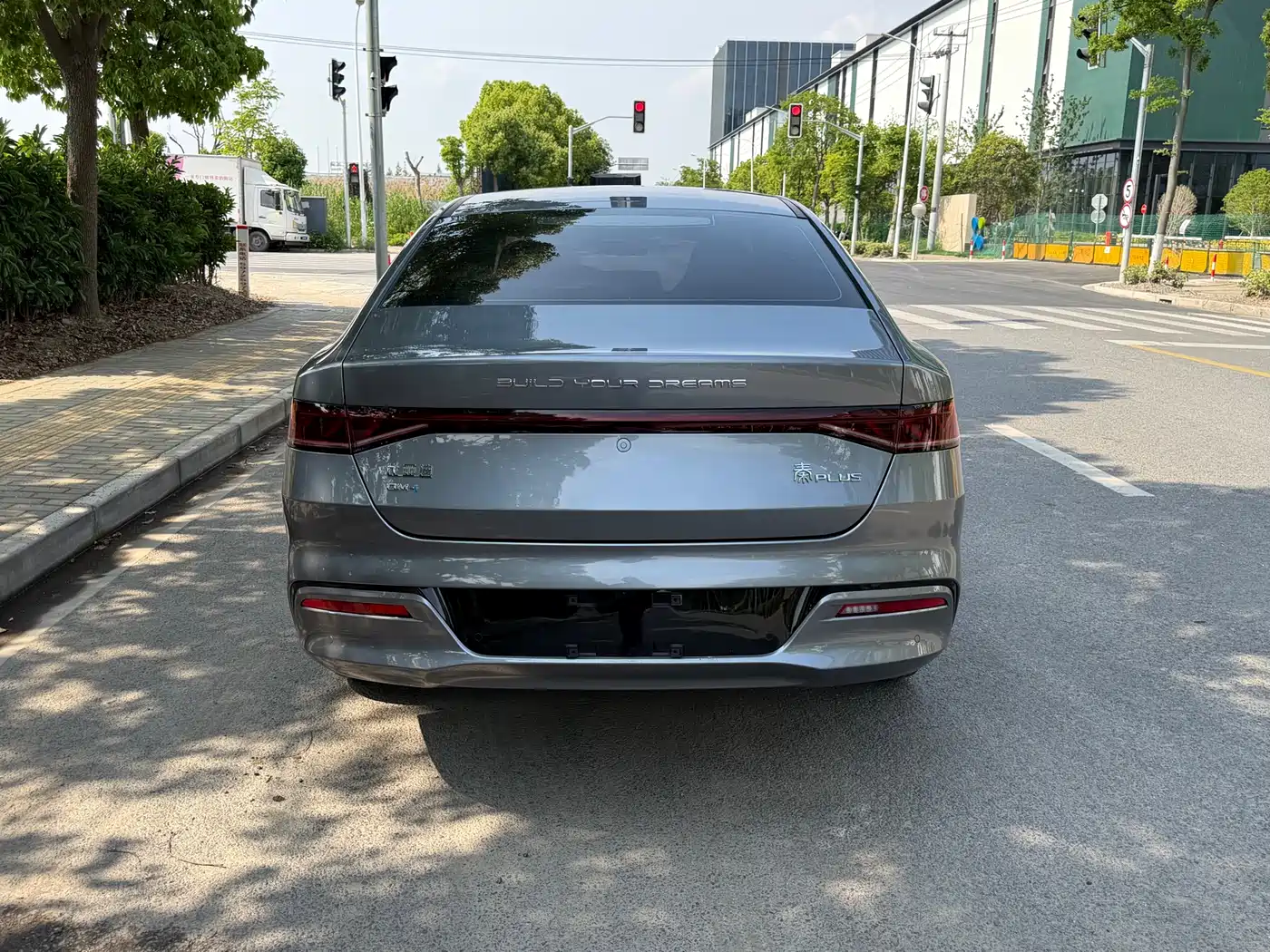 BYD Qin PLUS 2024 Glory Edition DM-i 55KM Leading фото 7