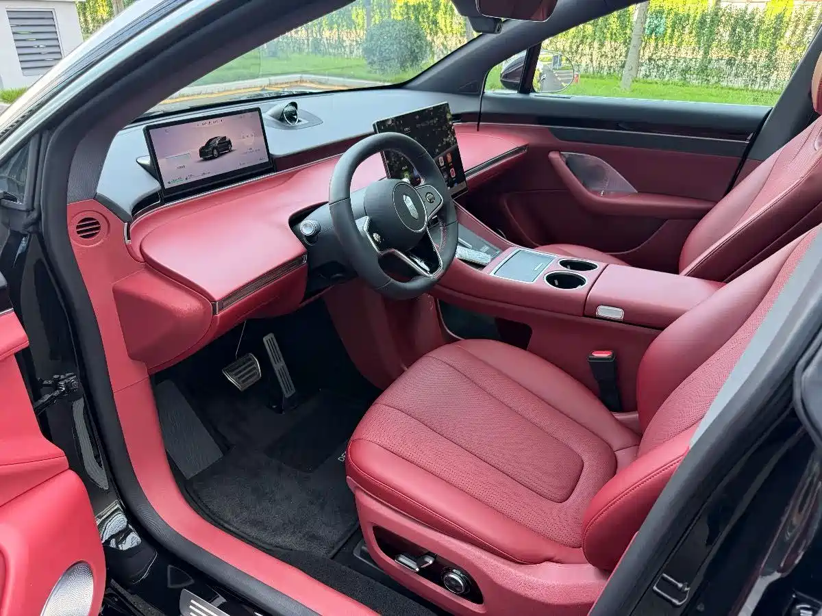 Фото 8 - Zhijie Luxeed R7