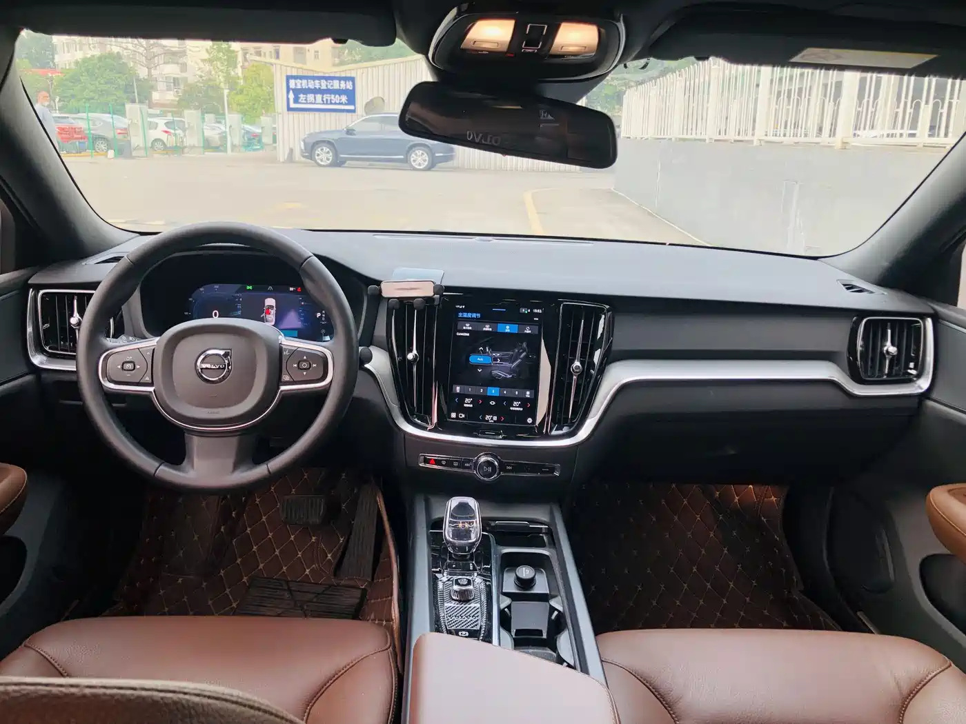 Volvo S60 2025 B4 Smart Luxury Edition фото 17