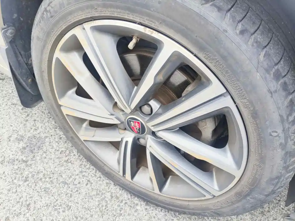 Фото 7 - Roewe i5