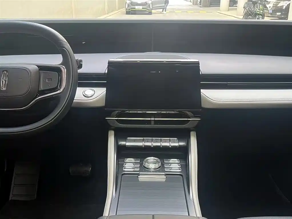 LINCOLN NAVIGATOR