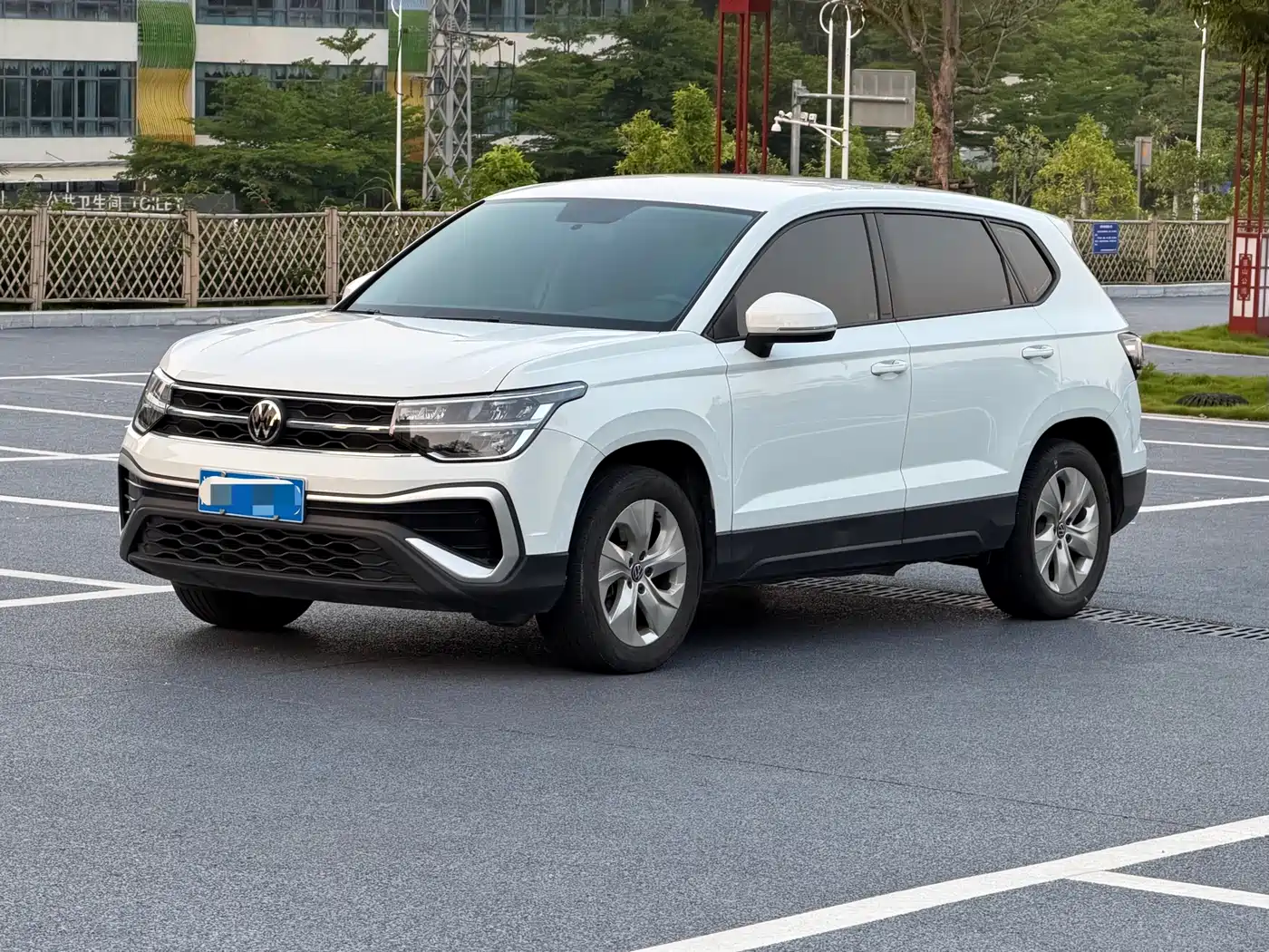 Volkswagen Tharu 2024 300TSI 2WD New Moon Edition