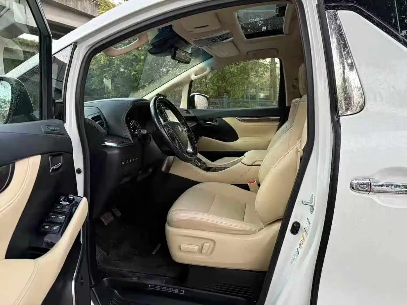 Toyota Alphard 2019 Hybrid 2.5L Premium Edition фото 7