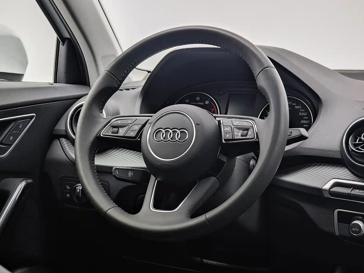 Audi Q2L 2021 Model 35 TFSI Fashion Dynamic фото 11