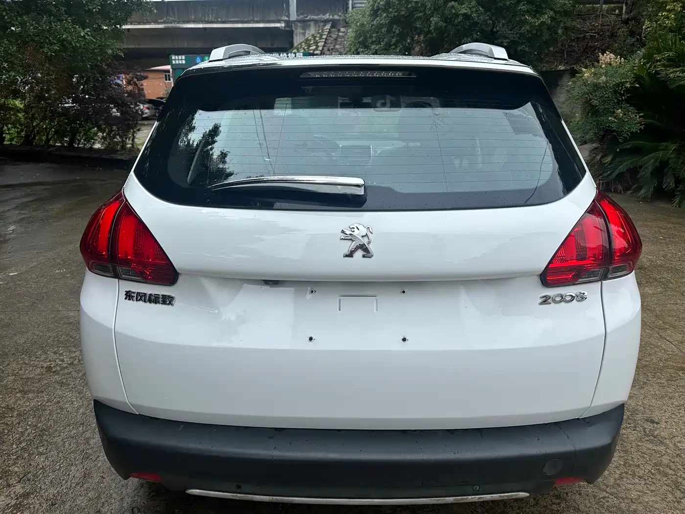 Peugeot 2008 2014 1.6L Automatic Navigation Edition фото 4
