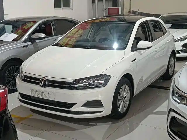Volkswagen Polo Plus 1.5L, Автомат, Техно