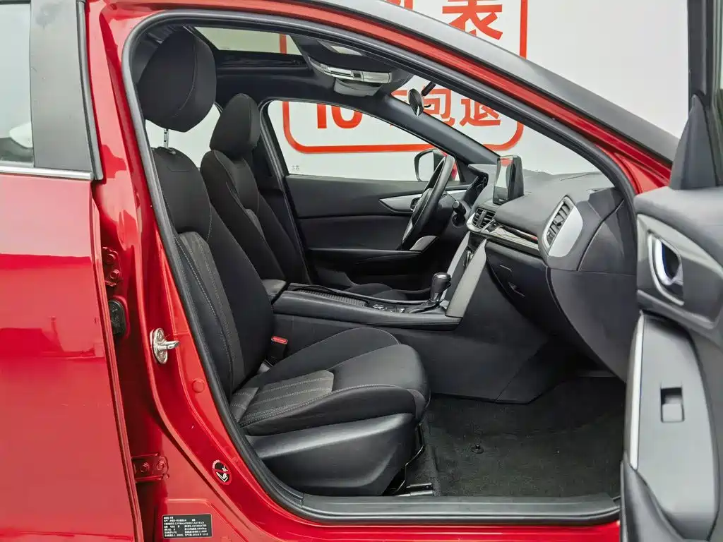 Фото 23 - Mazda CX-4