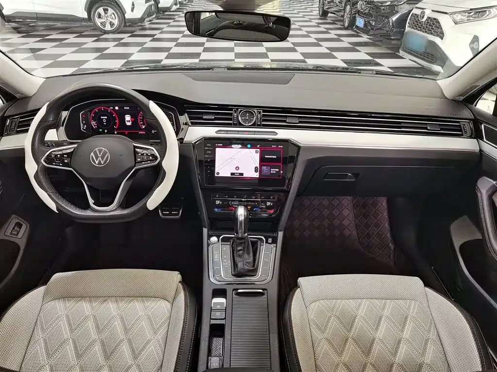 Volkswagen Magotan 2023 Model 2 Million Commemorative Edition 330TSI DSG Luxury фото 18